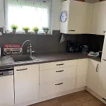 Ferienhaus Erfurt-Gemuetlich-Sonnig-Kueche-Bad-Garten-Parken-Pool-Sauna-Wlan-Carogruen