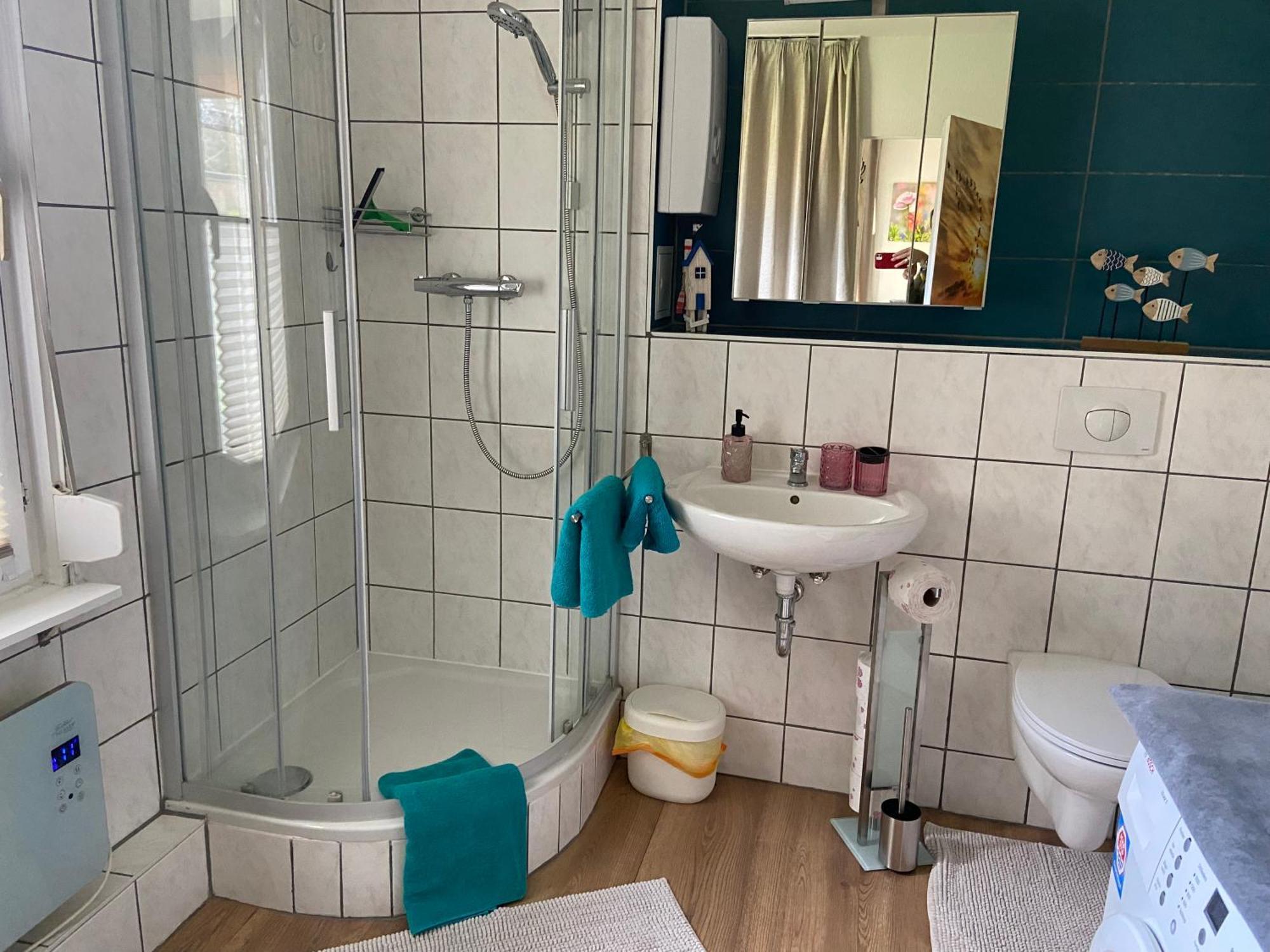 Erfurt-gemuetlich-sonnig-kueche-bad-garten-parken-pool-sauna-wlan-carogruen *